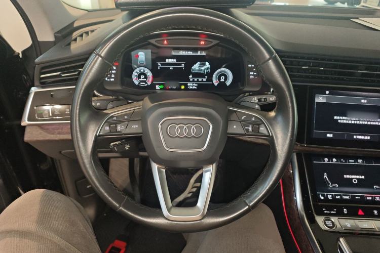 Used Audi Q7 2021 55 TFSI quattro S line Sport model Steering Wheel