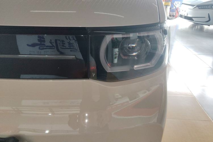 Used Wuling Hongguang MINIEV 2022 Macaron Premium Model – Lithium Iron Phosphate Left Front Headlight