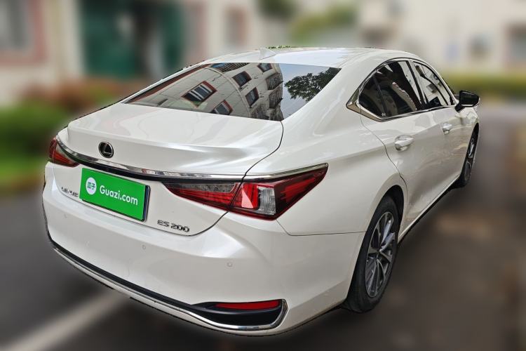 Used Lexus ES 2022 200 Excellence Edition
