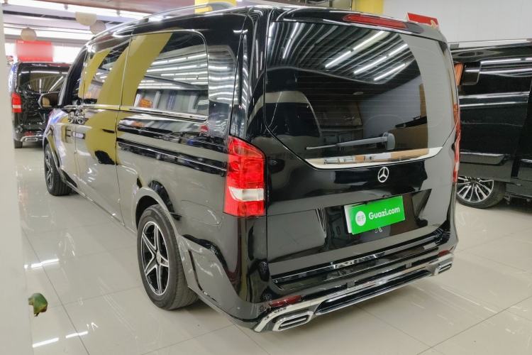 Used Mercedes-Benz V-Class 2018 V250 2.0T Extended Version 5.37 meters Middle East Edition
