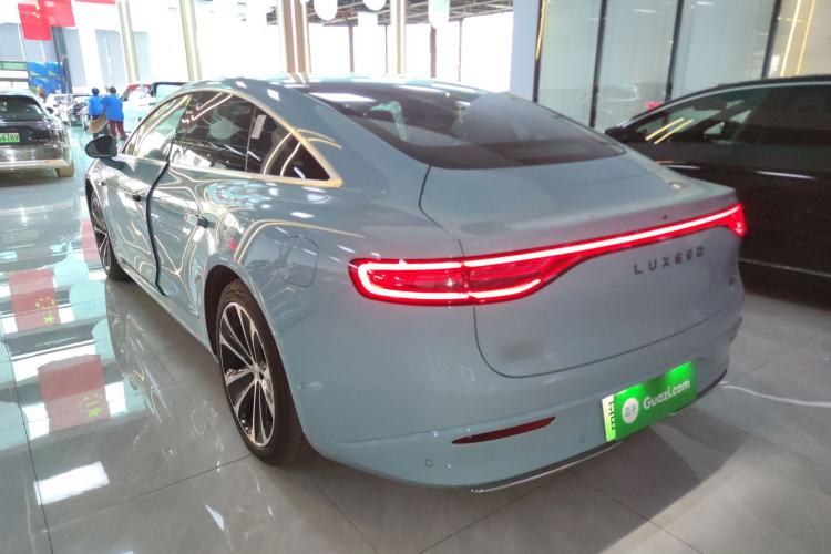 Used Hima Luxeed S7 2025 785 km Ultra
