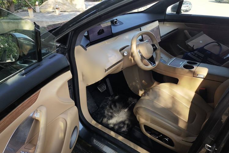 Used Hima Luxeed R7 2024 All-Electric 736 km Ultra
