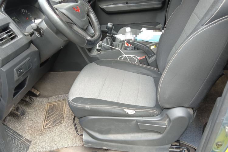 Used Wuling Hongguang PLUS 2020 1.5L Manual Standard Edition 5 Seats Left Front Seat