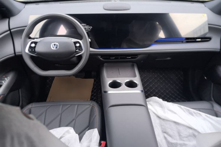 Used CHANGAN CS75 PLUS 2025 4th Generation 1.5T New Blue Whale Smart Flagship Version
