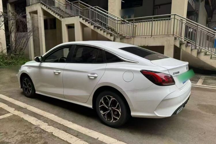 Used MG 5 2021 180 DVVT Manual Youth Luxury Edition
