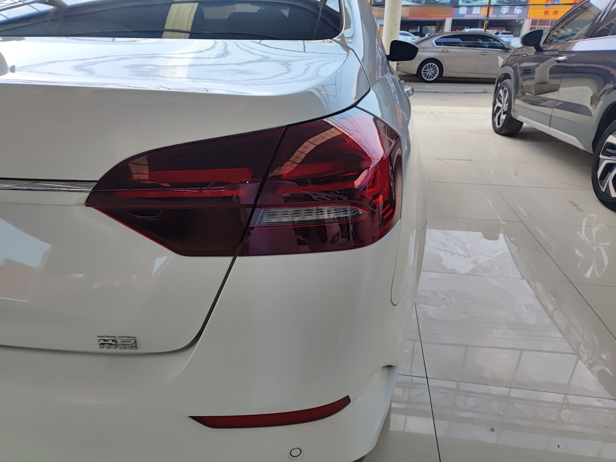 Geely Auto Emgrand 2021 UP 1.5L CVT Luxury Model — снимка 9