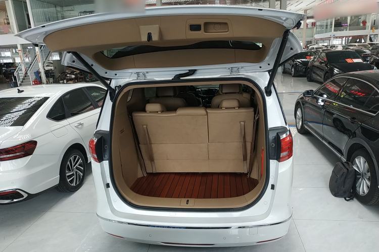 Used Buick GL8 2017 ES 28T Flagship Model China V Standard
