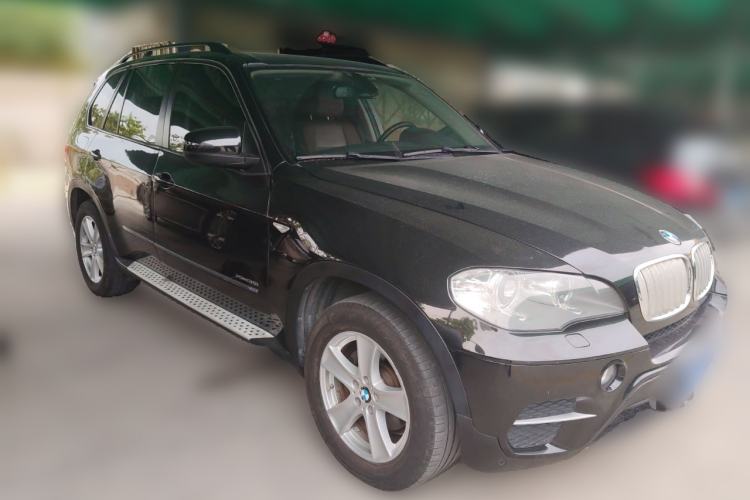 Used BMW X5 2011 xDrive35i Leading Model Front Right 45 Deg