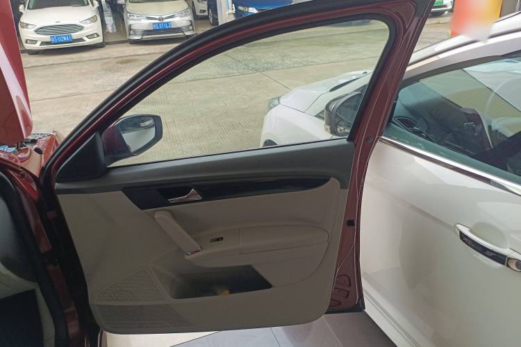 Used Volkswagen Gran Lavida 2014 1.6L Automatic Sport Edition