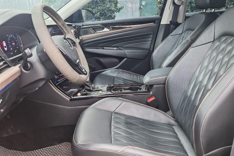 Used Volkswagen Passat 2020 330TSI Luxury Edition China VI Interior 2