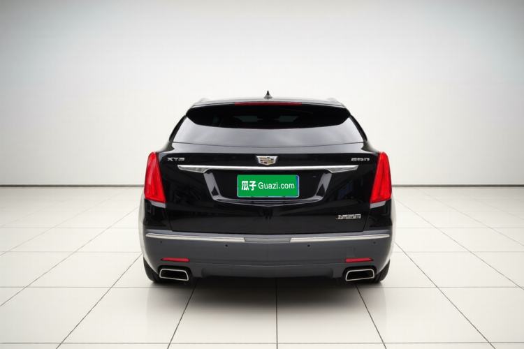 Used Cadillac XT5 2018 25T Luxury Model Rear