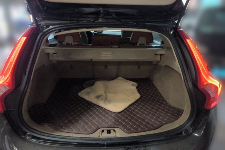 Used Volvo V60 2013 T5 Comfort Edition Trunk