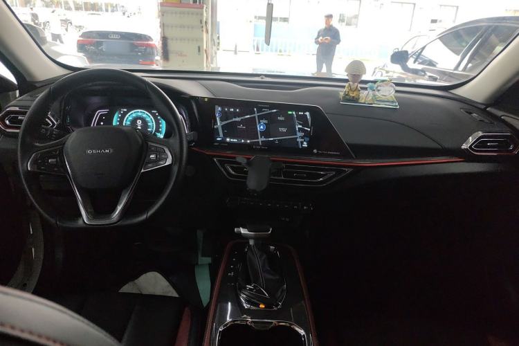 Used CHANGAN OSHAN X5 2021 1.5T DCT Prestige Edition Center Console