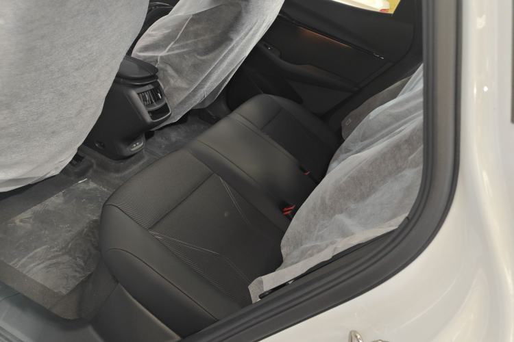 Used Volkswagen ID.UNYX 2024 Revised Pro Long-Range Version Left Rear Seat