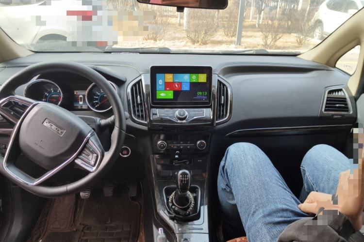 Used Lifan Auto Xuanlang 2017 1.8L Manual Comfort Model Center Console