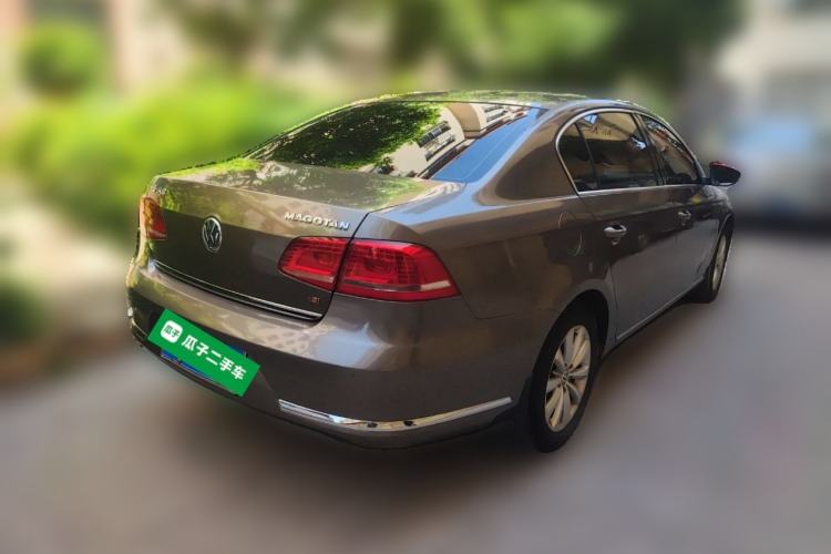 Used Volkswagen Magotan 2015 1.8TSI Luxury Model Rear Right 45 Deg