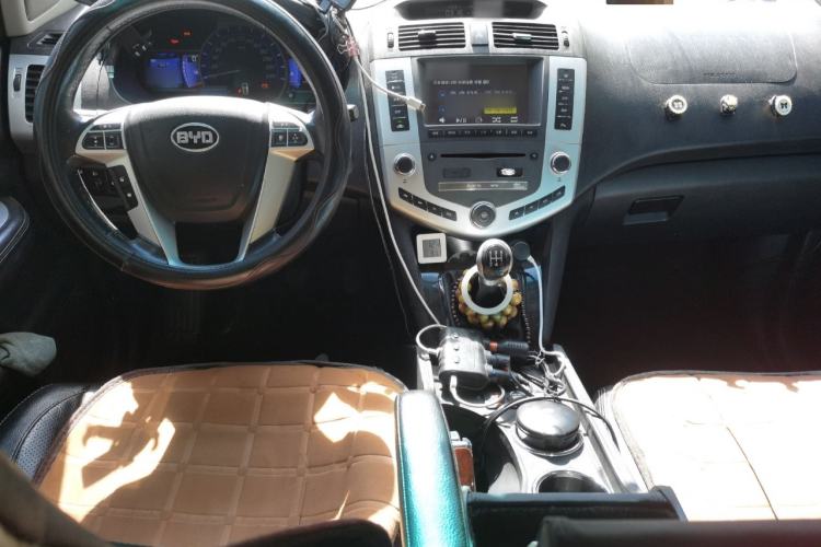 Used BYD S6 2013 Platinum Edition 2.0L Manual Luxury Model
