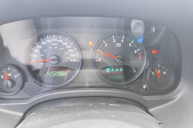 Used Jeep Compass 2011 2.0L two-wheel drive sport version
