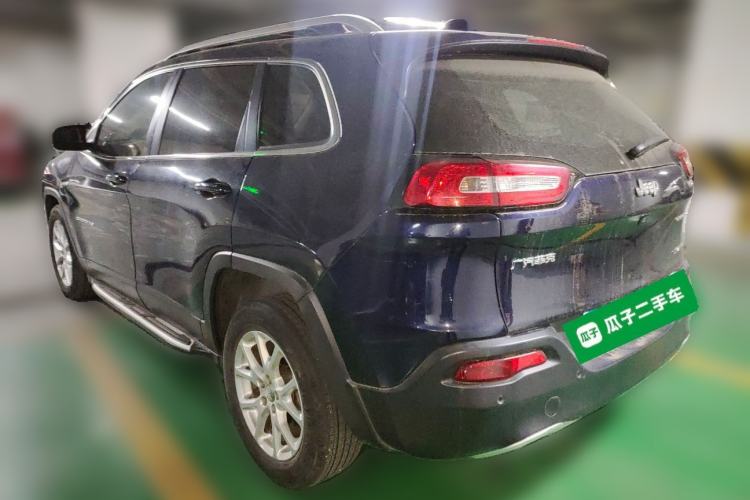 Used Jeep Cherokee 2017 2.0L Superior Edition
