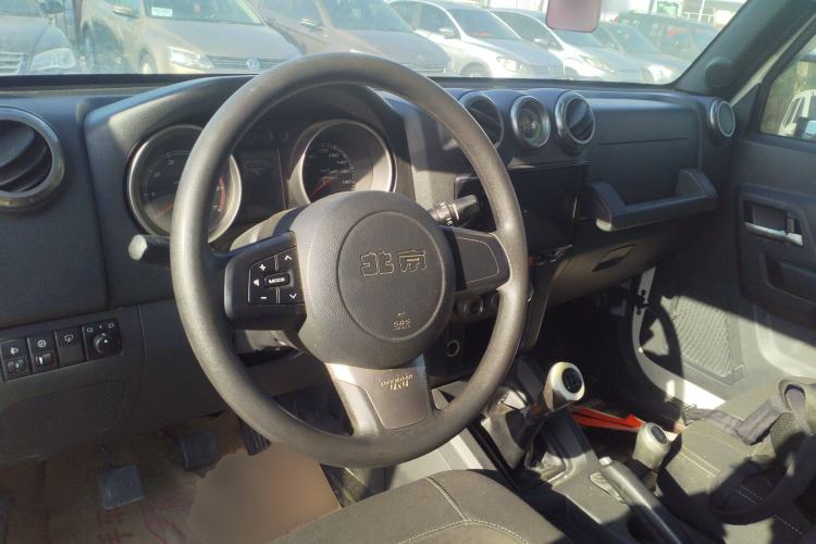 Used BAIC Off-Road BJ40 2014 2.4L Manual Cross-Country Edition Center Console