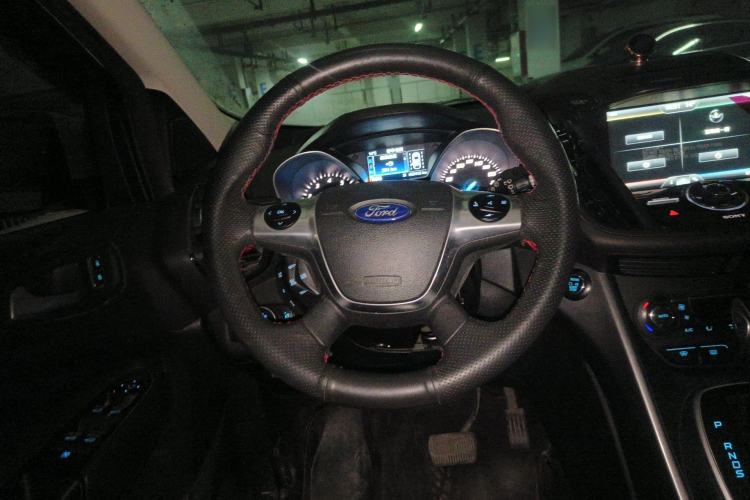 Used Ford Kuga 2015 2.0L GTDi Four-Wheel Drive Prestige Model Steering Wheel