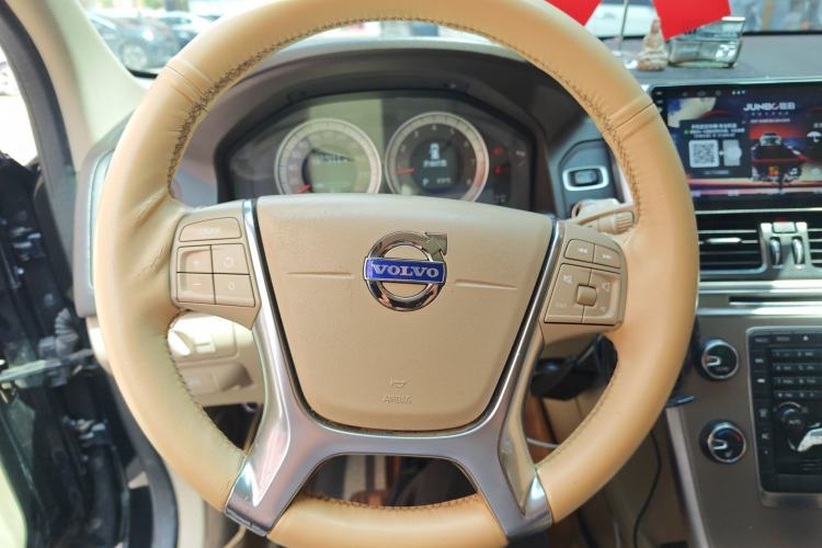 Used Volvo XC60 2012 T5 Comfort Edition Steering Wheel