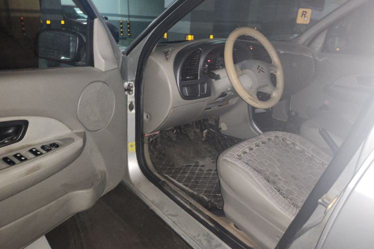 Used Citroen Elysee 2013 Sedan Classic 1.6L Manual Tech Model CNG
