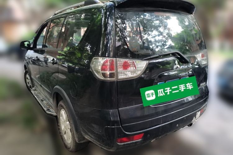 Used Mitsubishi Zinger 2011 2.0L Manual Transmission Luxury Version