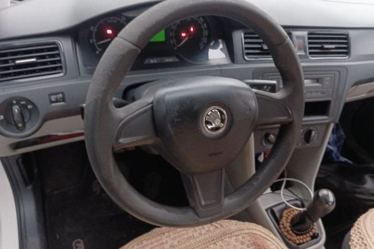 Used Skoda Rapid 2015 1.6L Manual Le Xuan Model