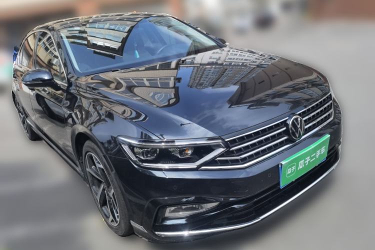 Used Volkswagen Magotan 2023 2 Million Units Commemorative Edition 330TSI DSG Luxury Version Front Right 45 Deg