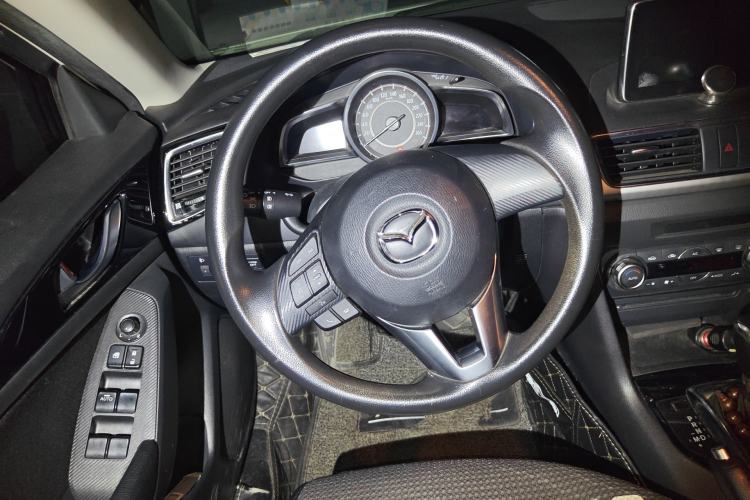 Used Mazda 3 Axela 2014 Sedan 1.5L Automatic Luxury Model