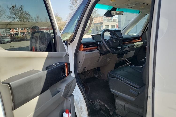 Used Farizon Super VAN 2024 Zhifu Edition Mid-Drive Mid-Roof 83 kWh Driver Seat