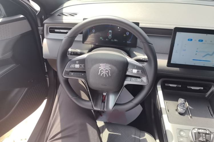 Used BYD Qin PLUS 2025 DM-i Smart Drive 55KM Leading Model Steering Wheel