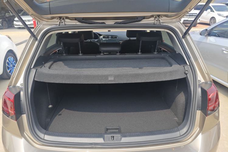 Used Volkswagen Golf 2020 Zhiai Edition 280TSI DSG Luxury Model Trunk