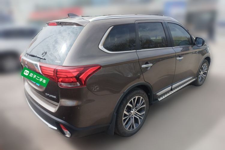 Used Mitsubishi Outlander 2018 2.4L 4x4 Elite Edition 5 Seats Rear Right 45 Deg