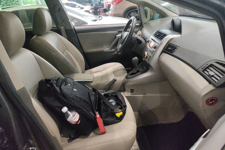 Used Toyota Verso 2014 Starlight 180G CVT Deluxe Multi-Function Edition
