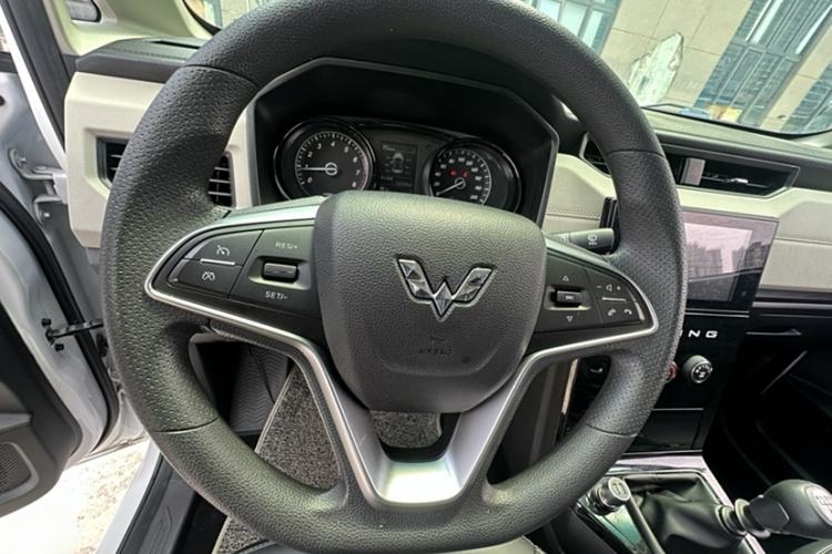 Used Wuling Hongguang PLUS 2020 1.5T Manual Commercial Vehicle 7 Seats