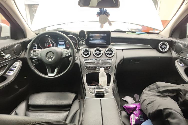 Used Mercedes-Benz C-Class 2017 Restyled C 180 L Fashion Edition Sport Version Center Console