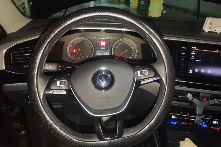Used Volkswagen Tayron 2020 280TSI Two-Wheel Drive Luxury Connect Edition Steering Wheel