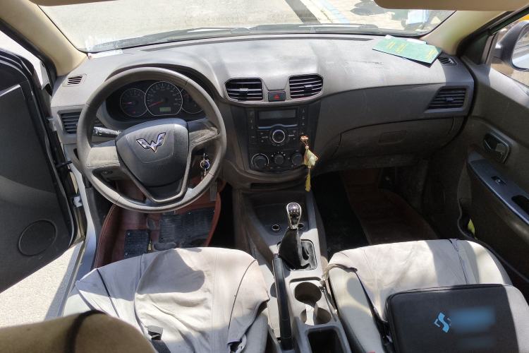 Used Wuling Hongguang 2015 1.2L S Base Model China V Standard
