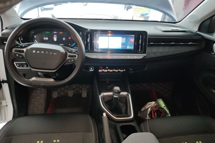 Used Baojun RM-5 2019 1.5T Manual Elite Version with 24-Hour Online Service 6 Seats Center Console