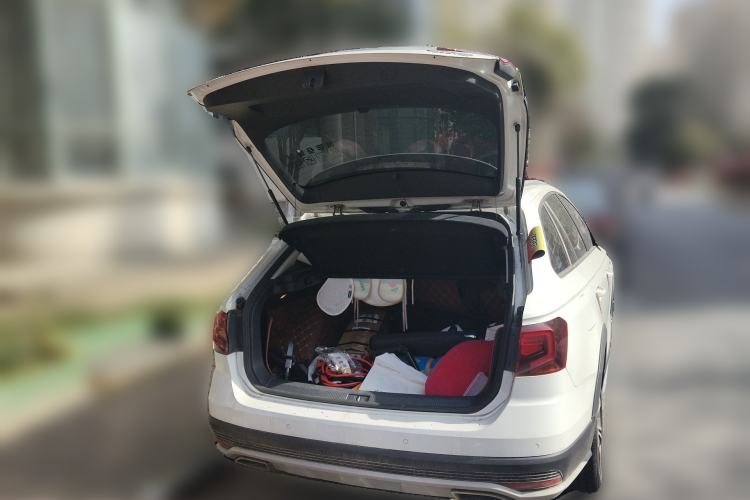 Used Volkswagen C-TREK 2018 230TSI DSG Luxury Version Trunk