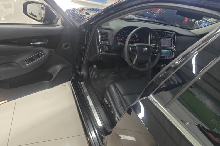 Used Toyota Crown 2015 2.0T Fashion Edition
