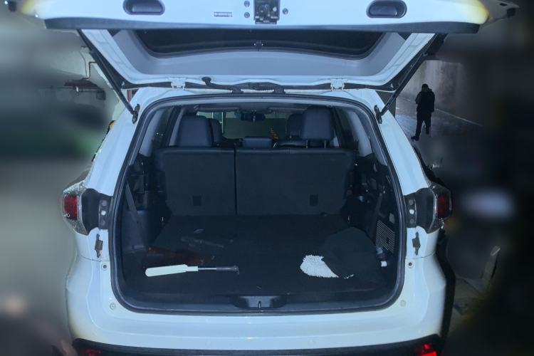 Used Toyota Highlander 2017 2.0T Four-Wheel Drive Luxury Edition 7 Seats