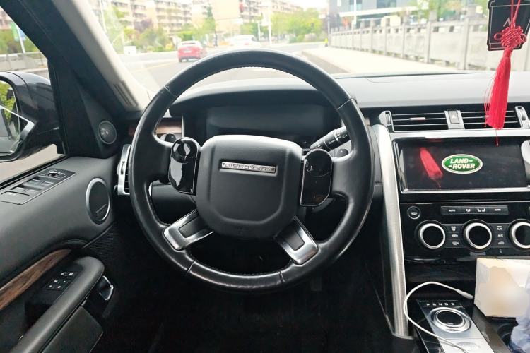 Used Land Rover Discovery 2019 3.0 SC V6 HSE Steering Wheel