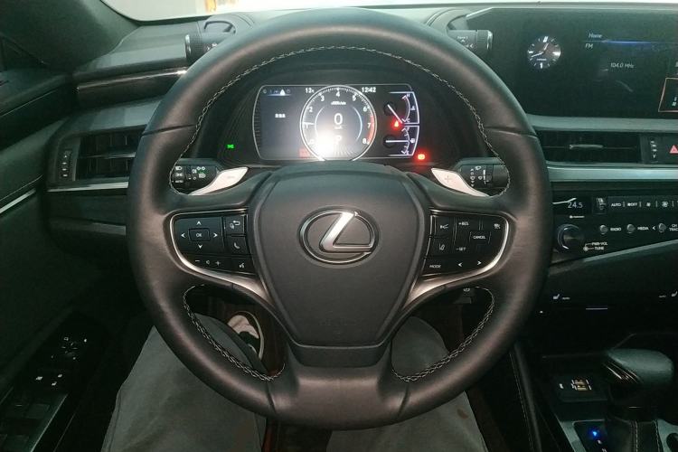 Used Lexus ES 2018 200 Excellence Edition China V Standard
