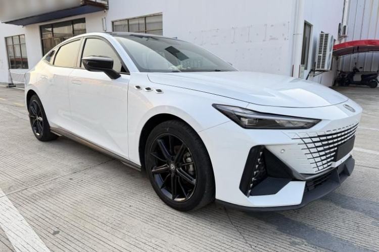 Used Changan UNI-V 2022 1.5T Prestige Version
