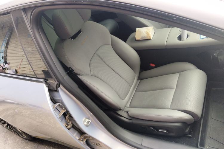 Used Nissan N7 2025 625 Max Right Front Seat