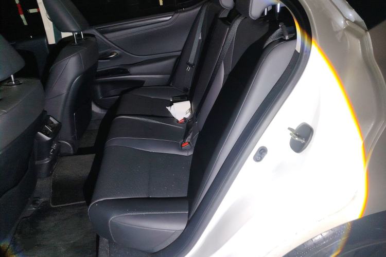 Used Lexus ES 2023 200 Excellence Edition
