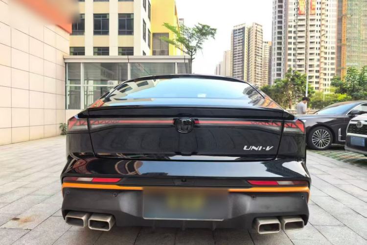 Used CHANGAN UNI-V 2024 1.5T Prestige Sport Edition Exterior 4